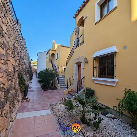 Mediterranean 2 Bed With Com Pool Lr1248 *