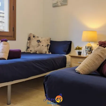 Mediterranean 2 Bed With Com Pool Lr1248