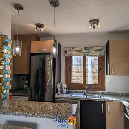 Mediterranean 2 Bed With Com Pool Lr1248 * カンポアモル